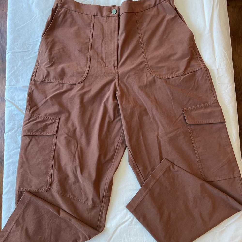 EUC Lululemon Utilitech™️ Cargo Pocket HR Pant - size 32 - Roasted Brown.
